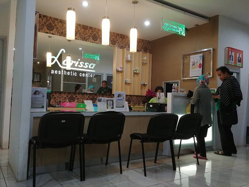 Wajah Cerah, Hati Tenang di Kinik Dr Alex Cilacap